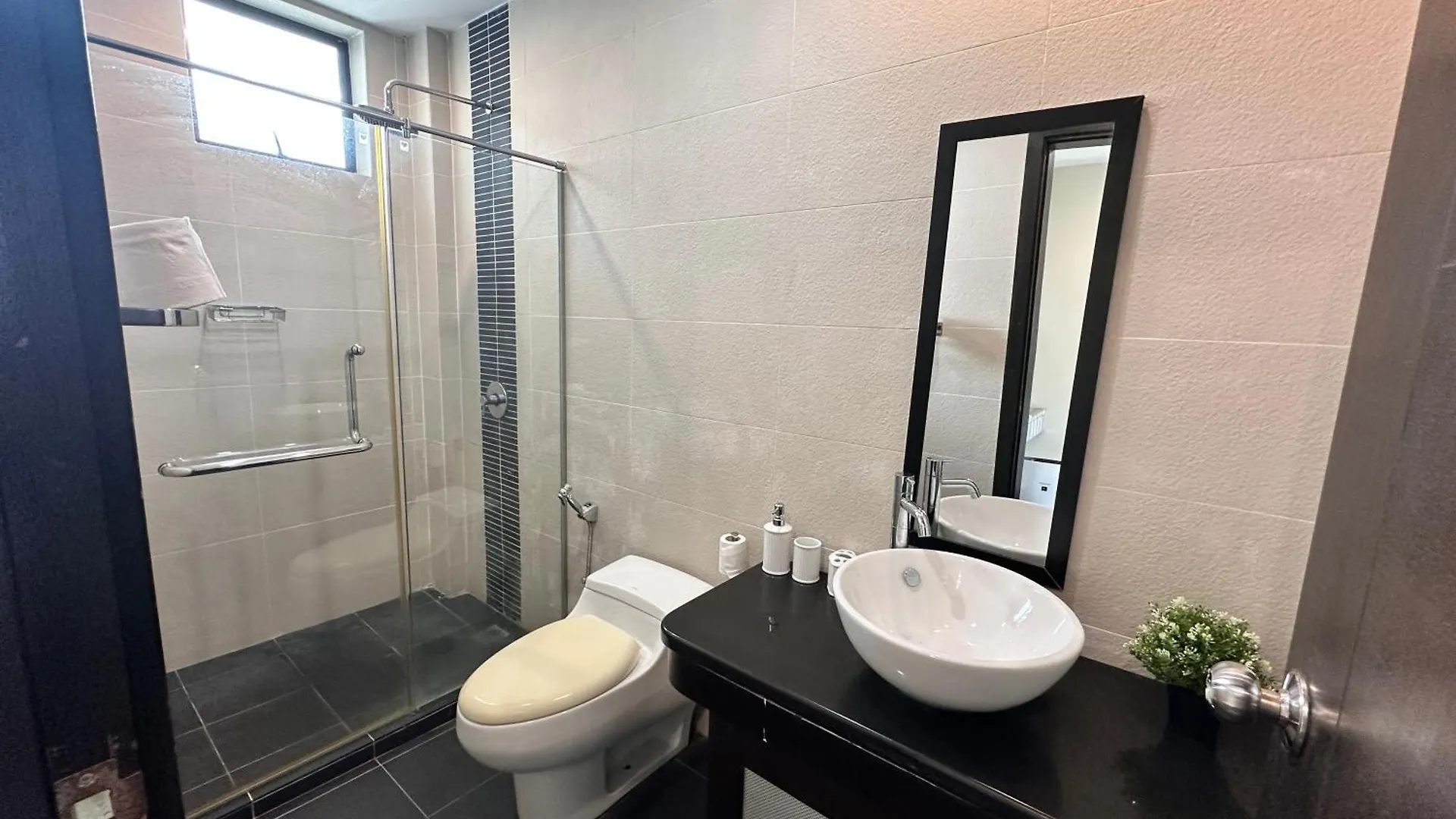 Aa Residen Luxury Condo Homestay 18Mins Walk Tanjung Aru Beach & Golf Course, Not Beach Side Resort Kota Kinabalu Apartment