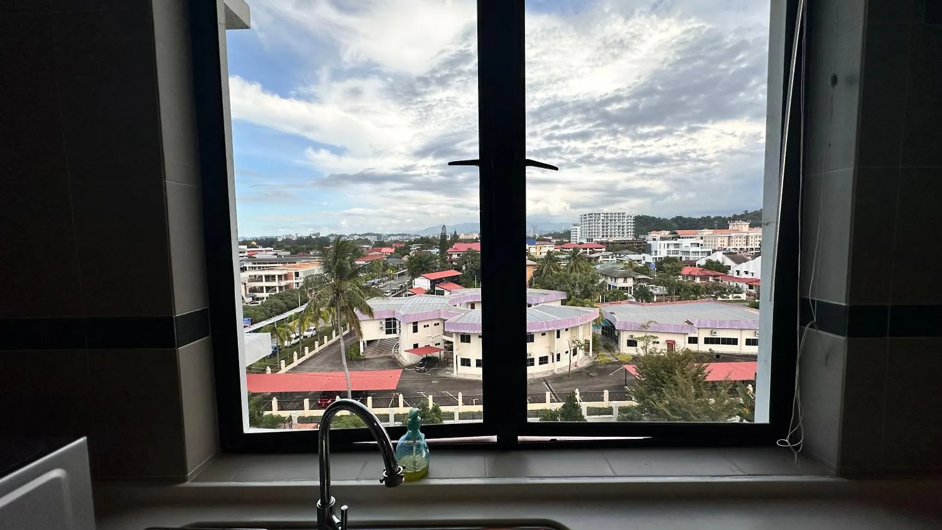 Aa Residen Luxury Condo Homestay 18Mins Walk Tanjung Aru Beach & Golf Course, Not Beach Side Resort Kota Kinabalu Apartment